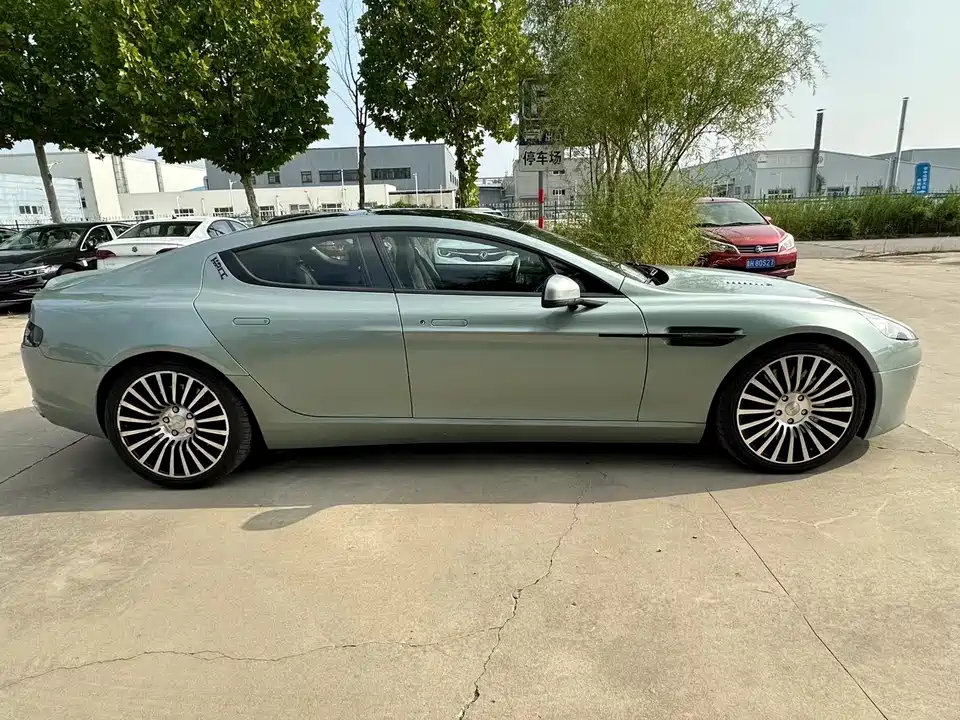 Aston Martin Rapide Aston Martin Rapide