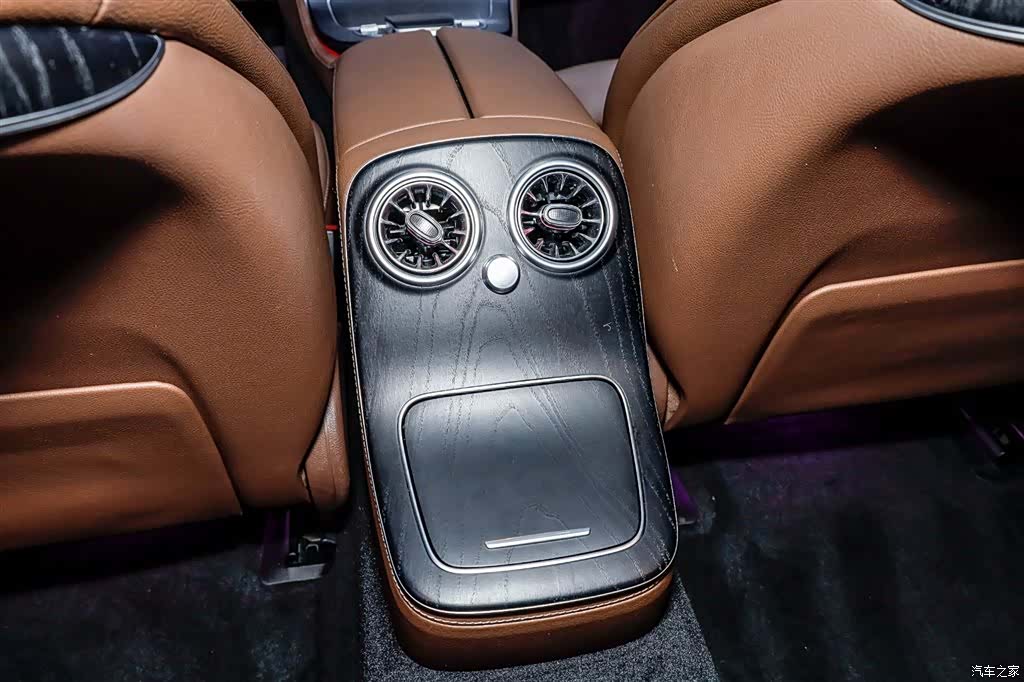 Mercedes-Benz E-Class, 2023 19