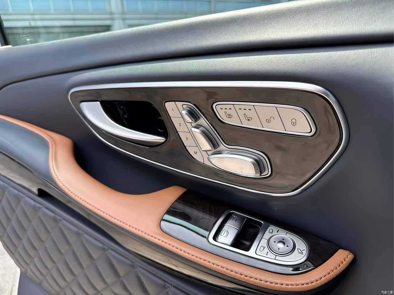 Mercedes-Benz V-Class, 2022 17