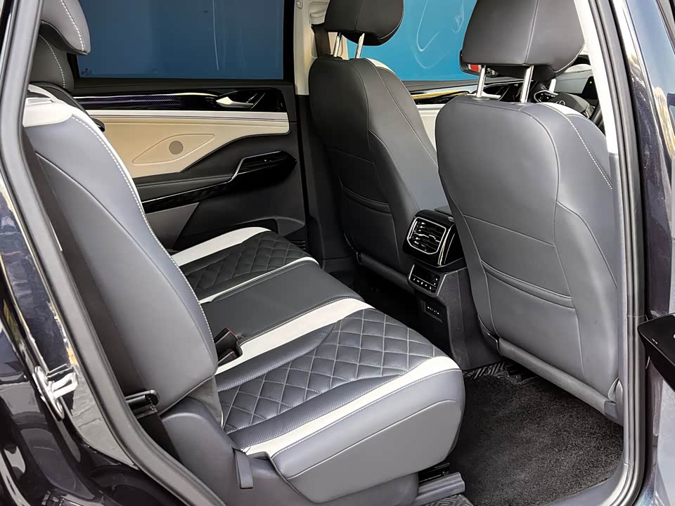 Volkswagen ID.6 CROZZ