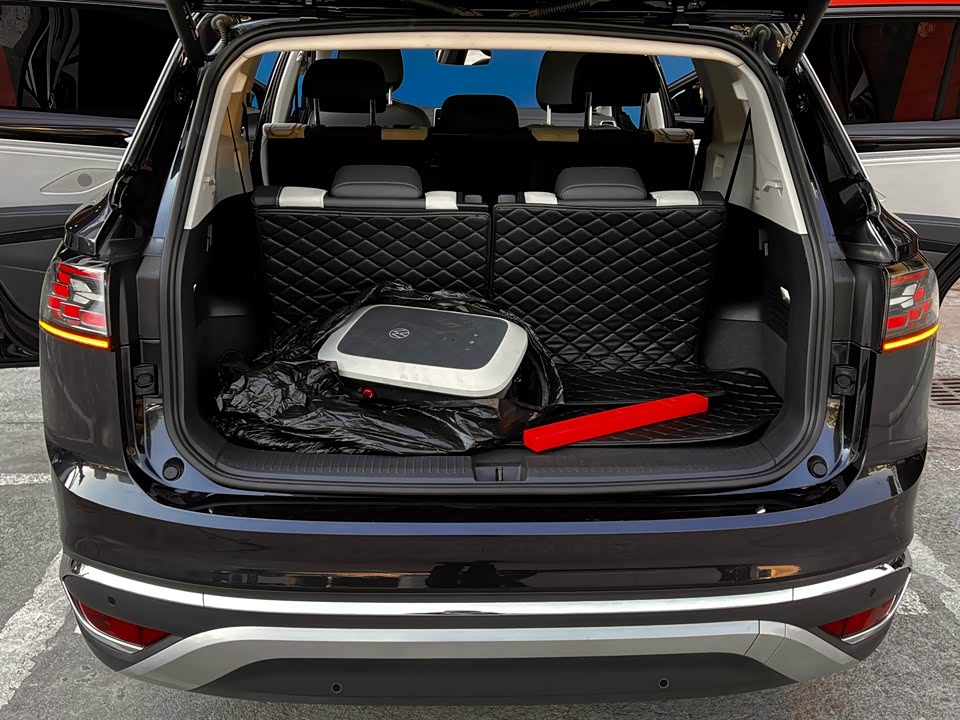 Volkswagen ID.6 CROZZ