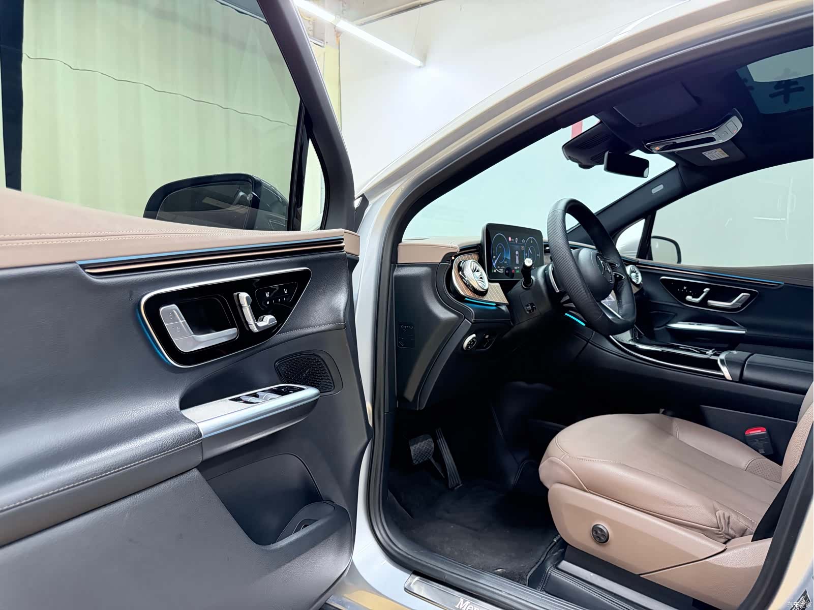 Mercedes-Benz EQE, 2023 22