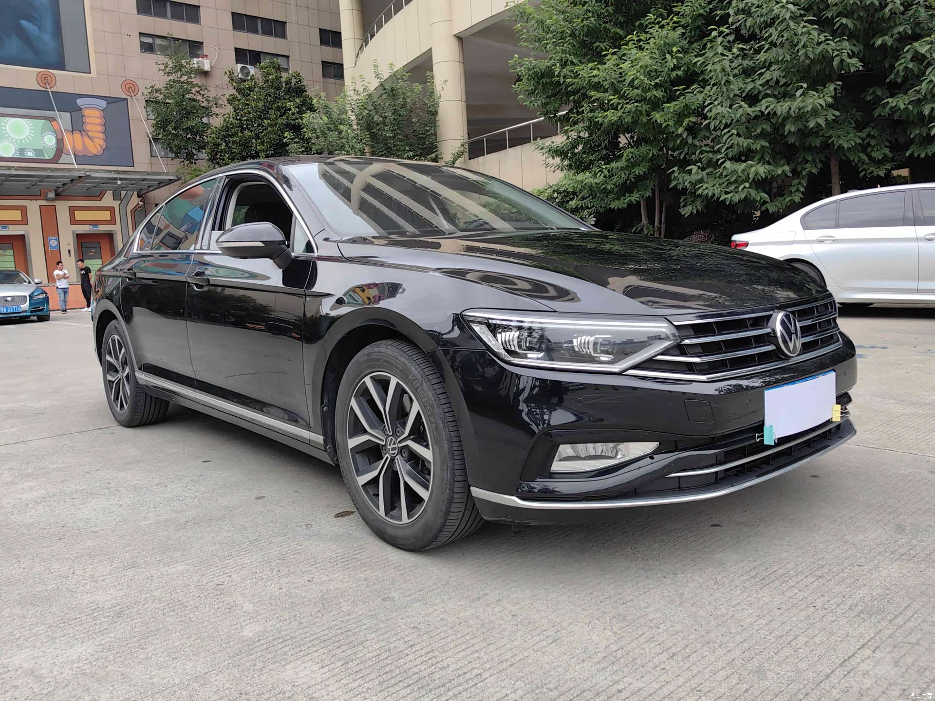 Volkswagen Magotan, 2021 3