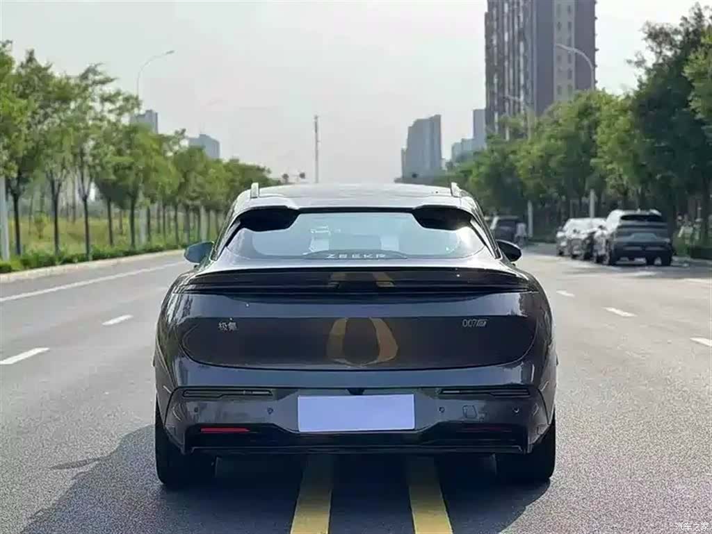 Zeekr 007, 2025 8
