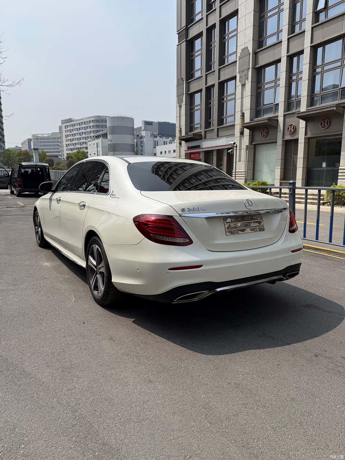 Mercedes-Benz E-Class, 2019 18