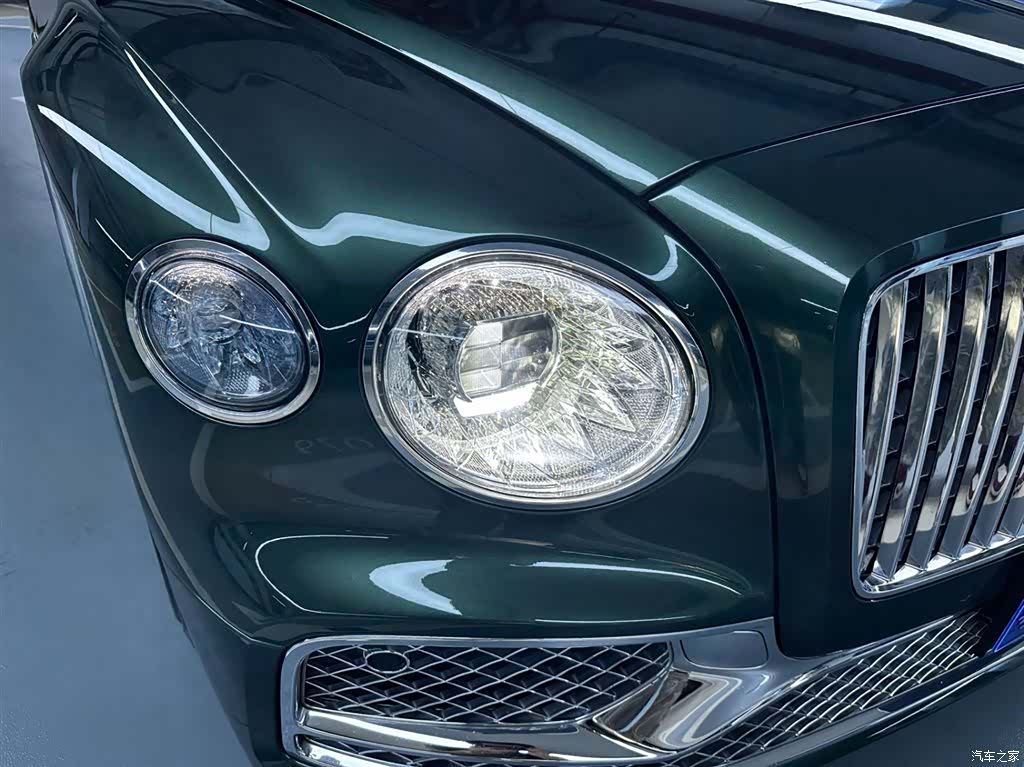 Bentley Flying Spur, 2020 4