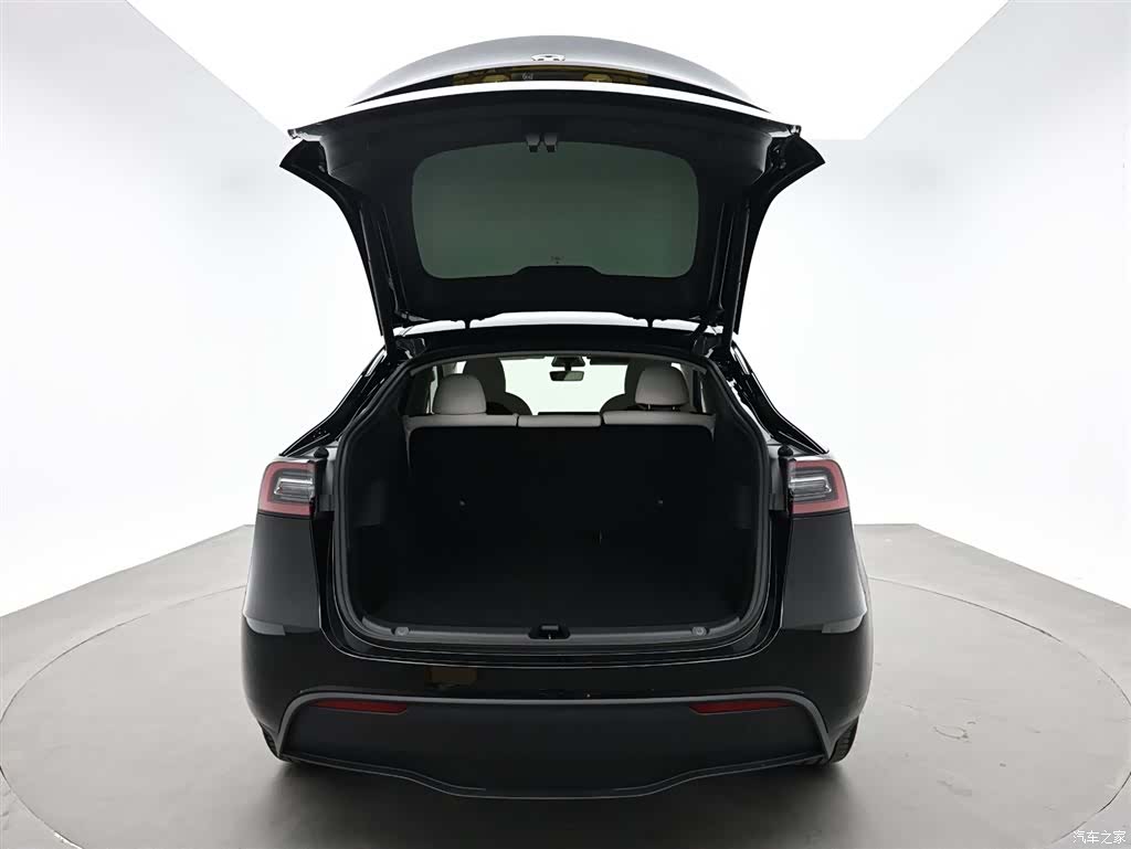 Tesla Model Y, 2021 9