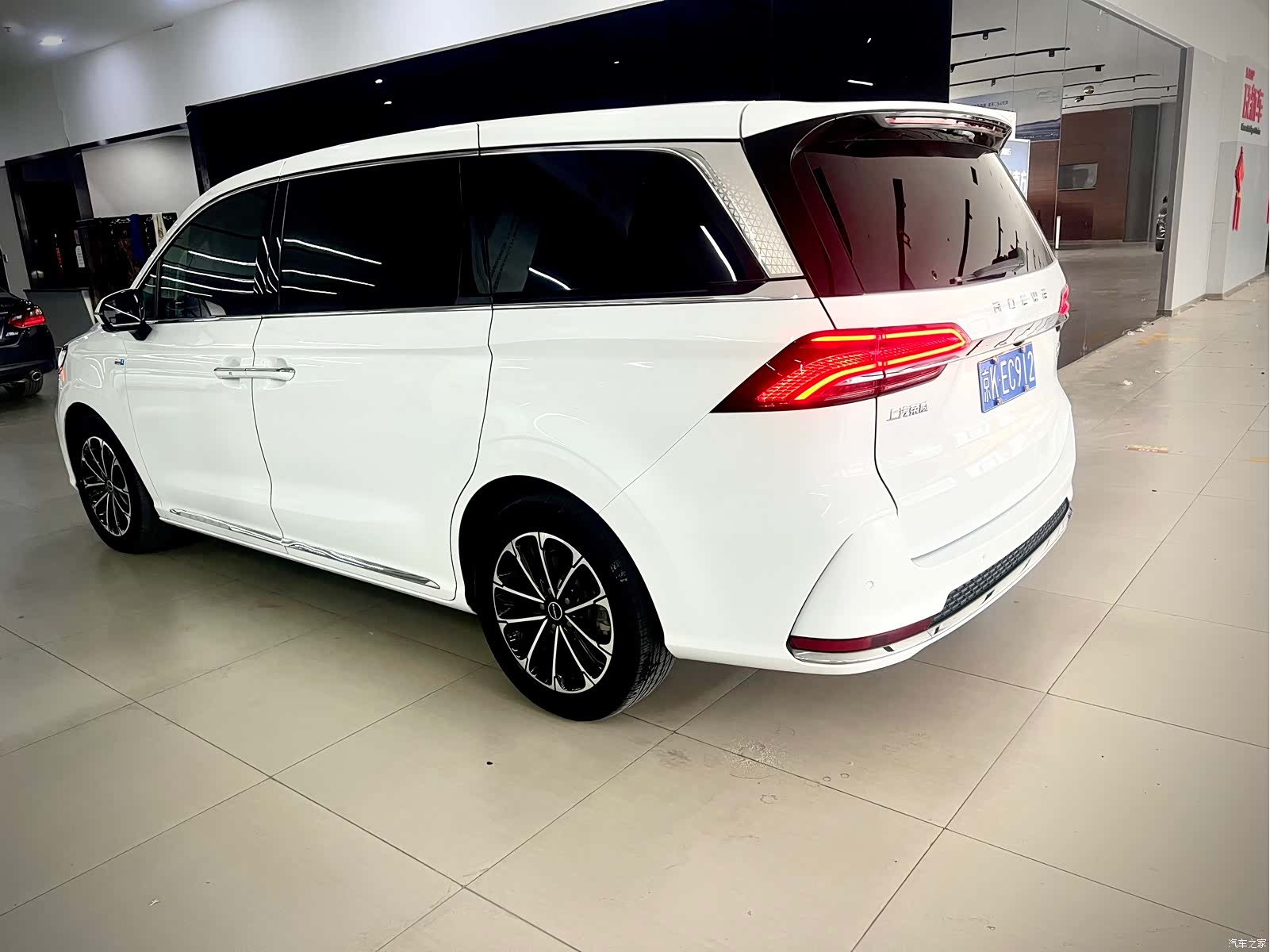 Roewe iMAX8, 2022 7