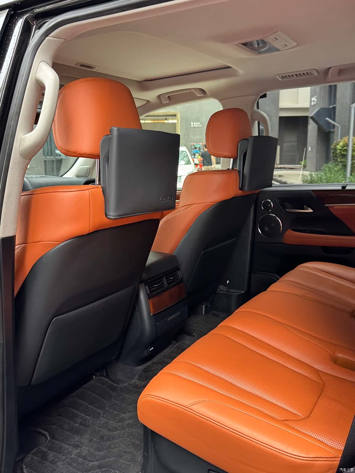 Lexus LX, 2016 13