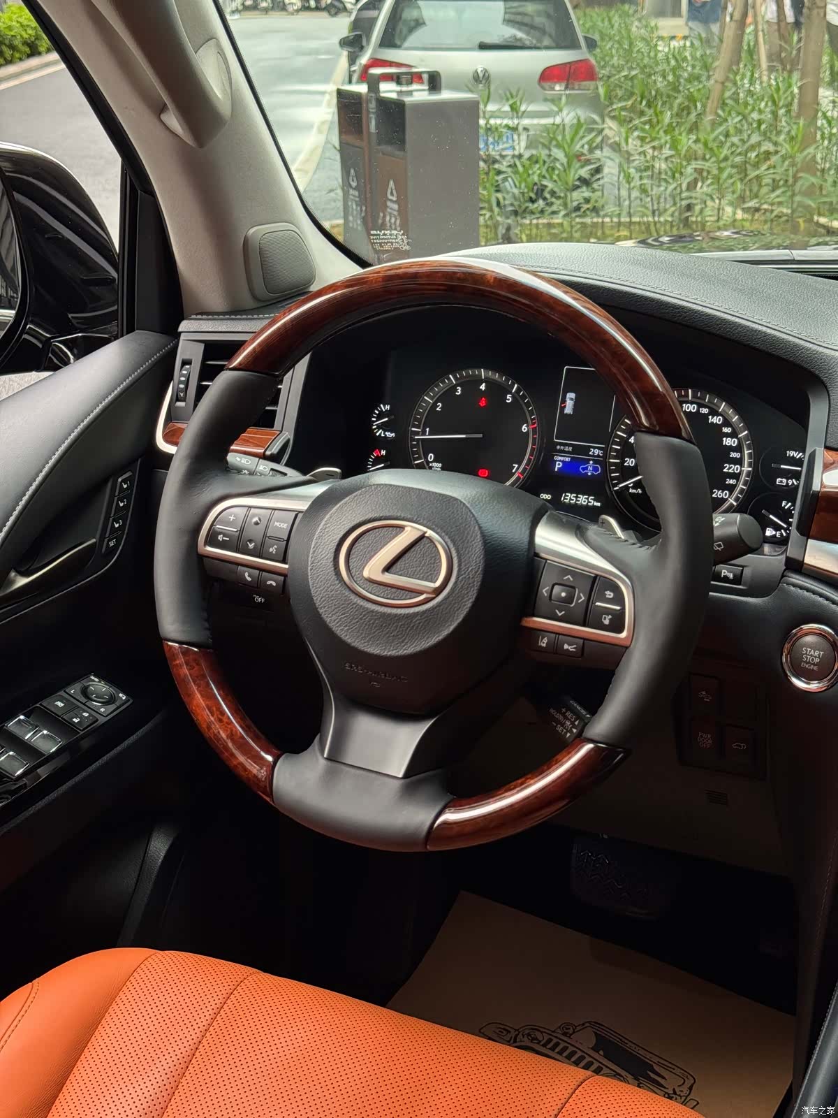 Lexus LX, 2016 19