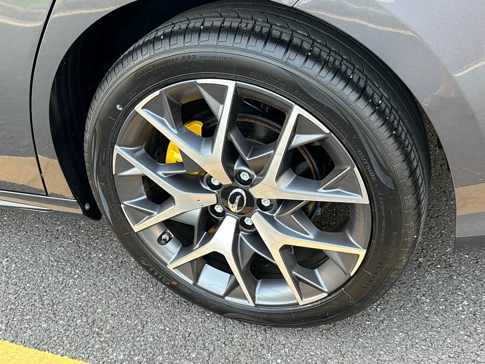 Trumpchi Shadow Leopard