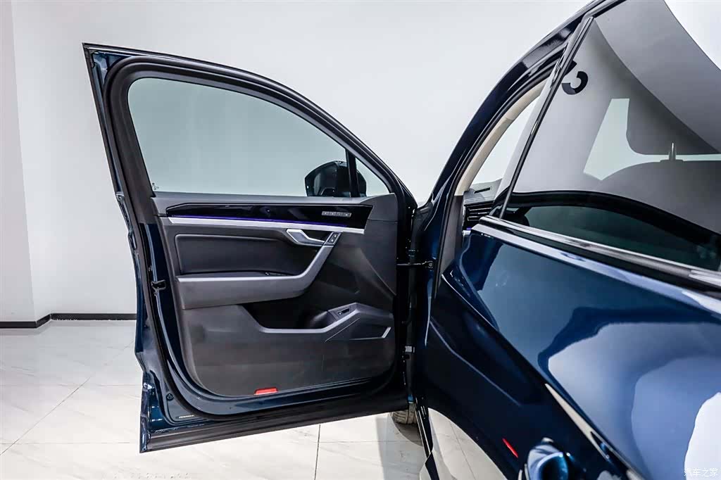 Volkswagen Touareg, 2023 11
