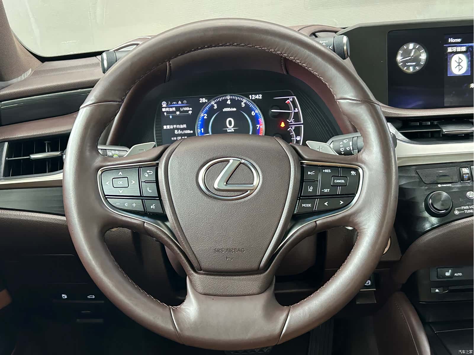 Lexus ES, 2019 28