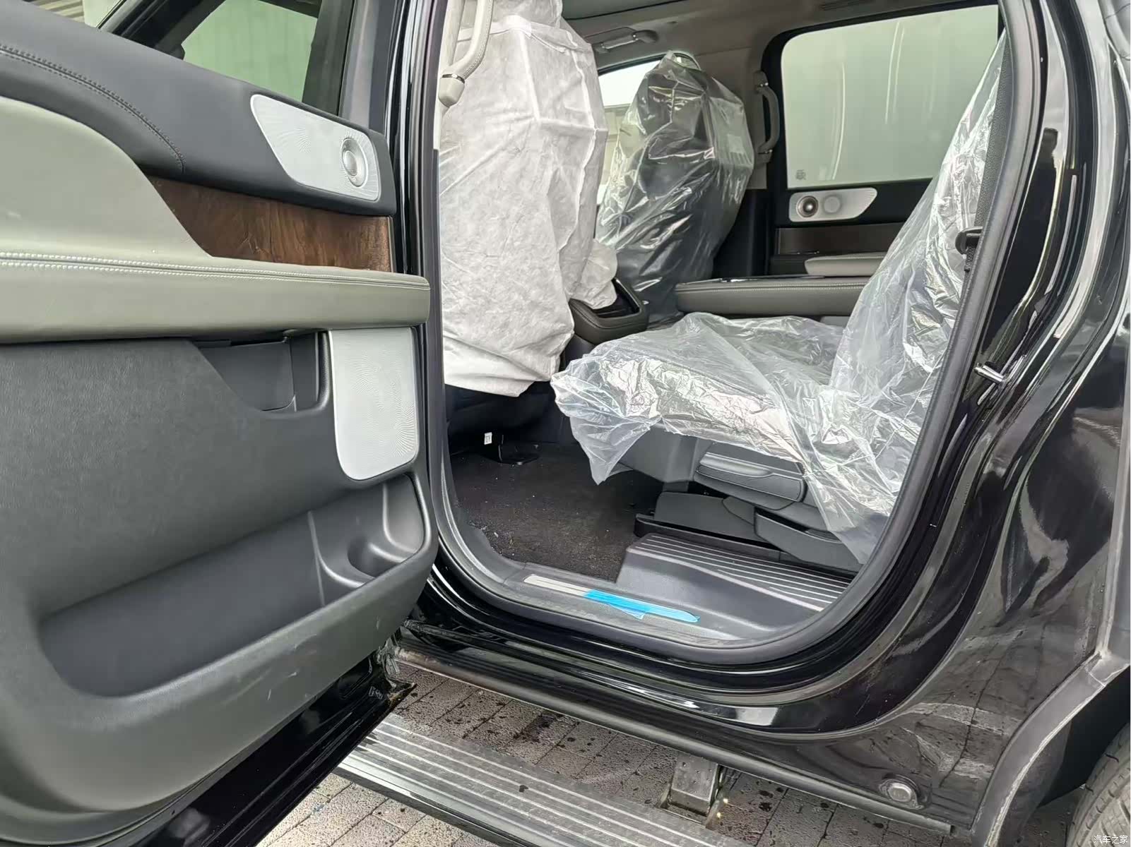 Lincoln Navigator, 2026 8