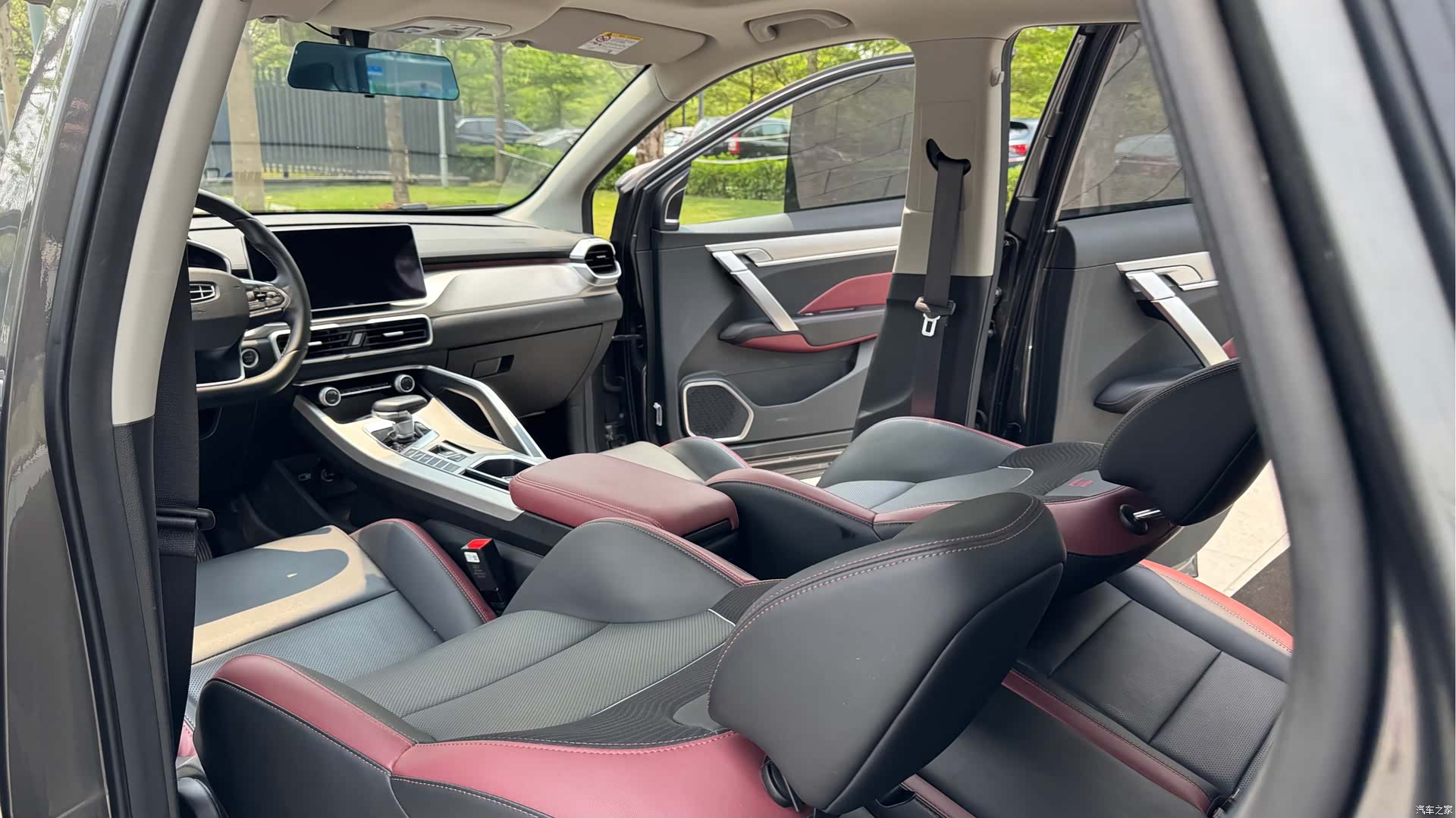 Geely Coolray, 2023 15