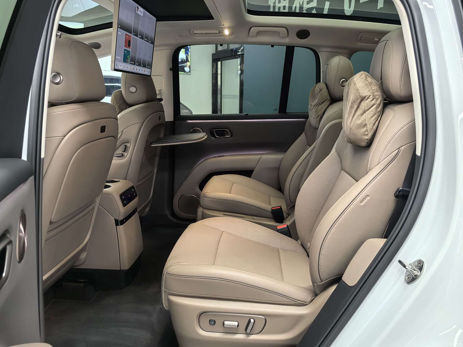 Li Auto i8, 2025 17