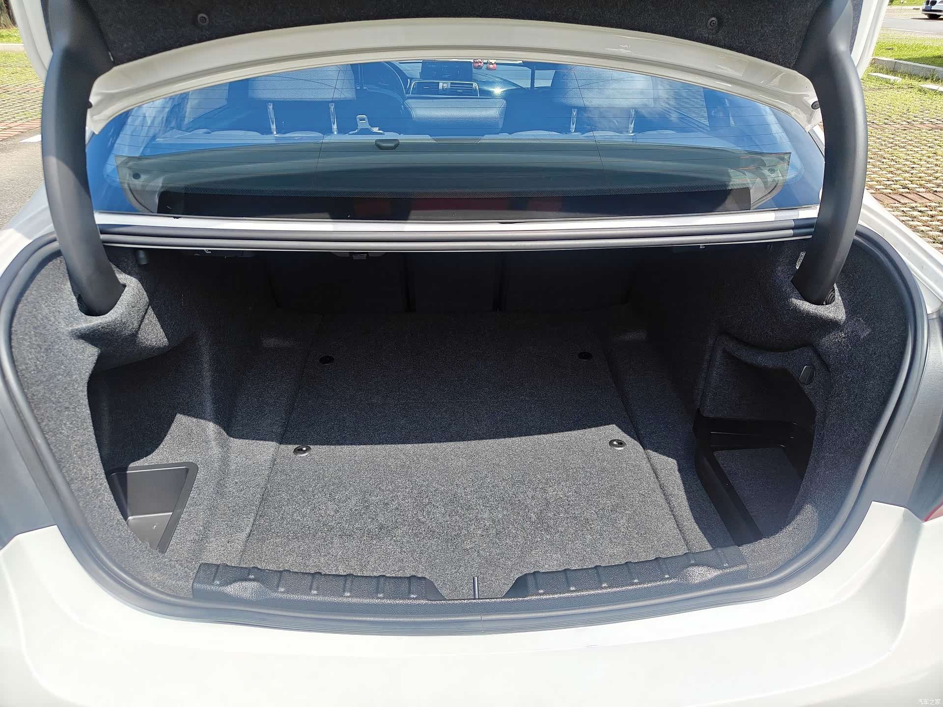BMW 3 Series, 2019 10