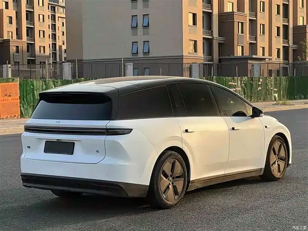 Li Auto i8, 2025 9