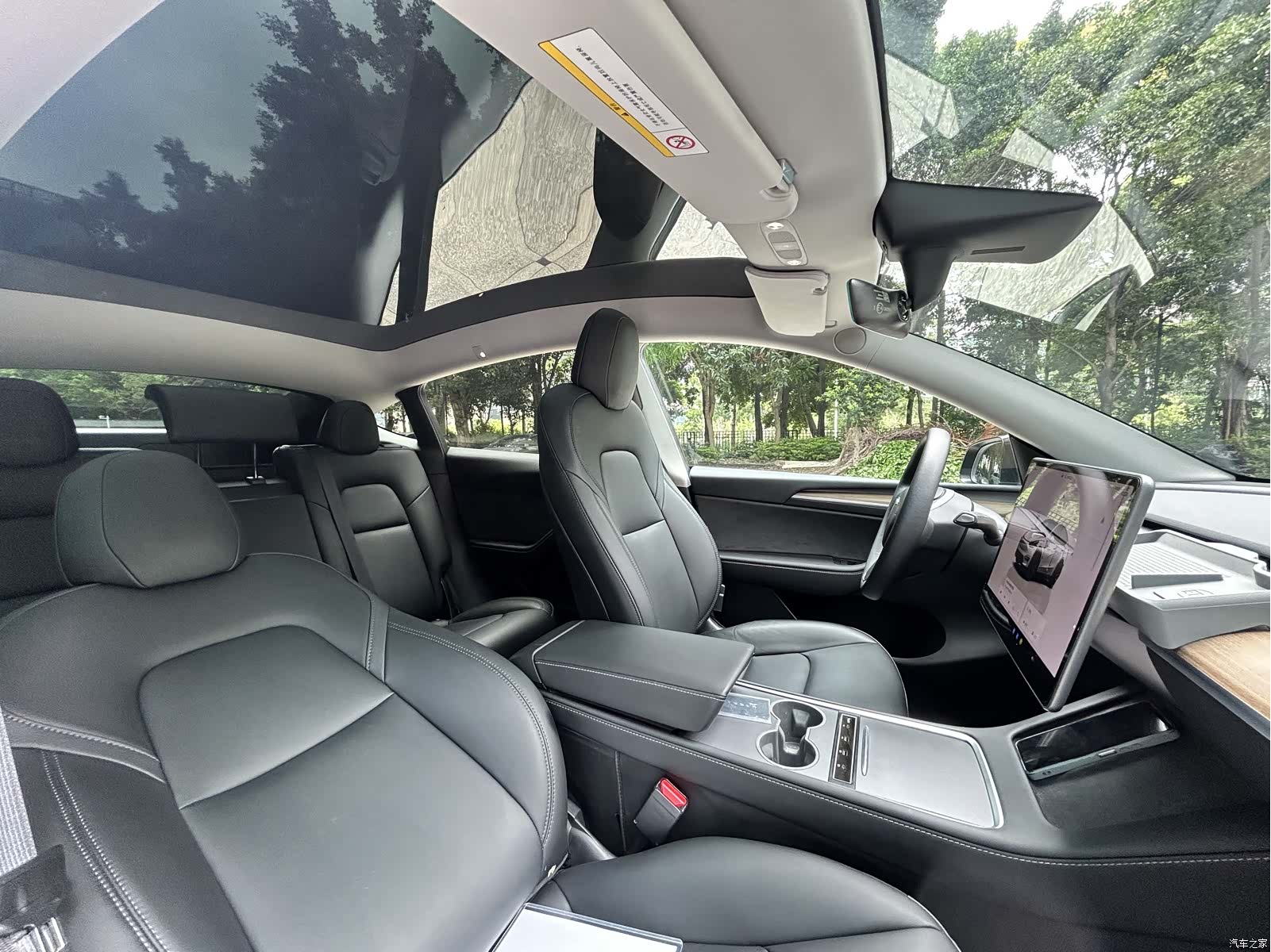 Tesla Model Y, 2022 13
