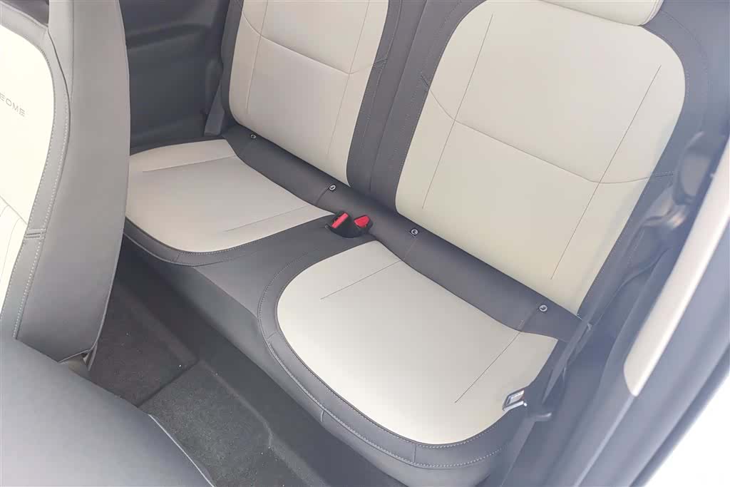 Geely Panda, 2025 11