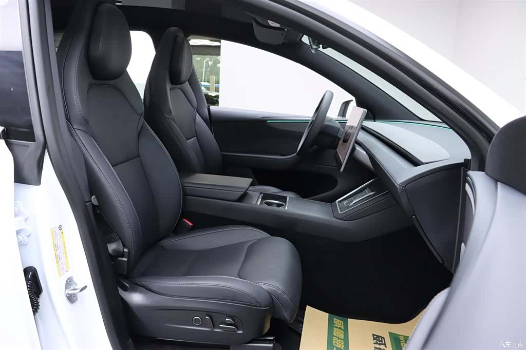 Tesla Model Y, 2025 17