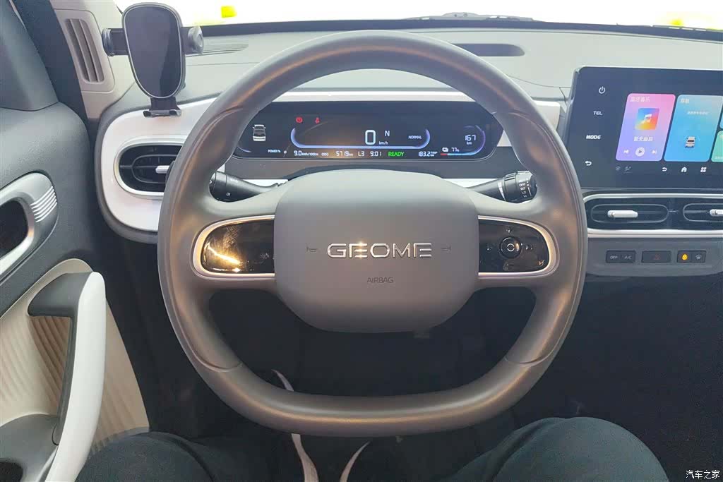 Geely Panda, 2025 15