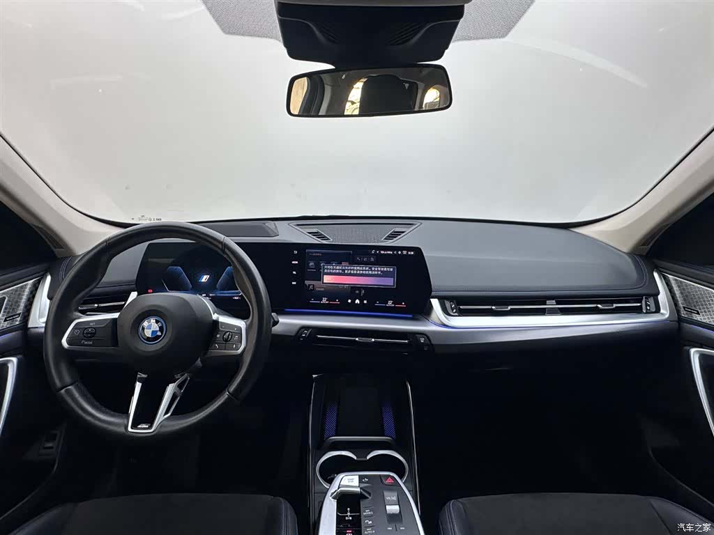 BMW iX1, 2024 7