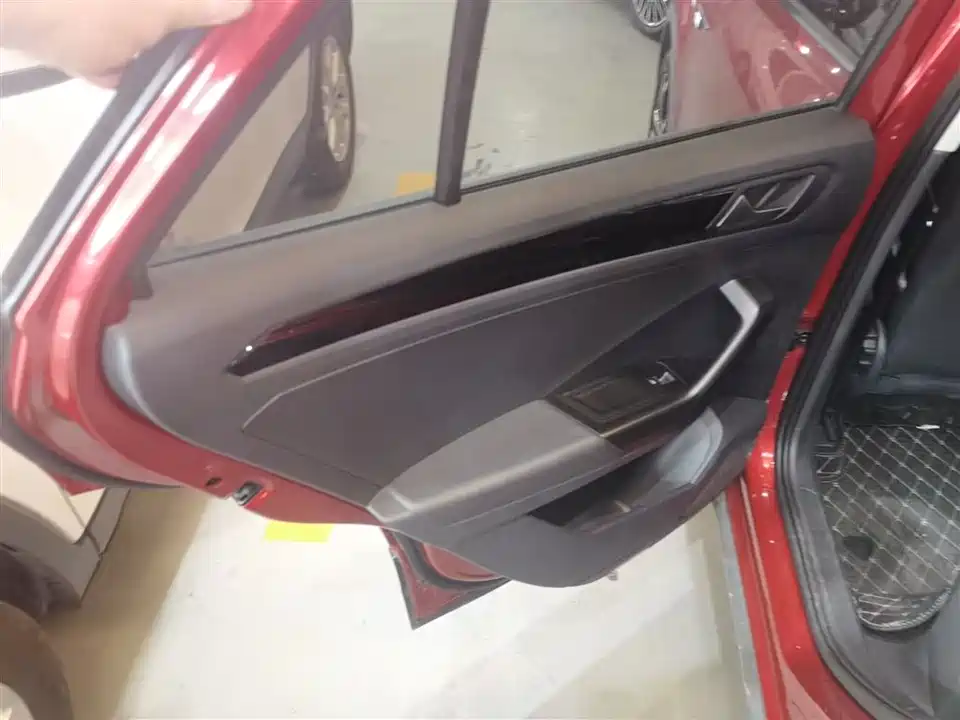 Volkswagen T-ROC exploring Songs Volkswagen T-ROC exploring Songs
