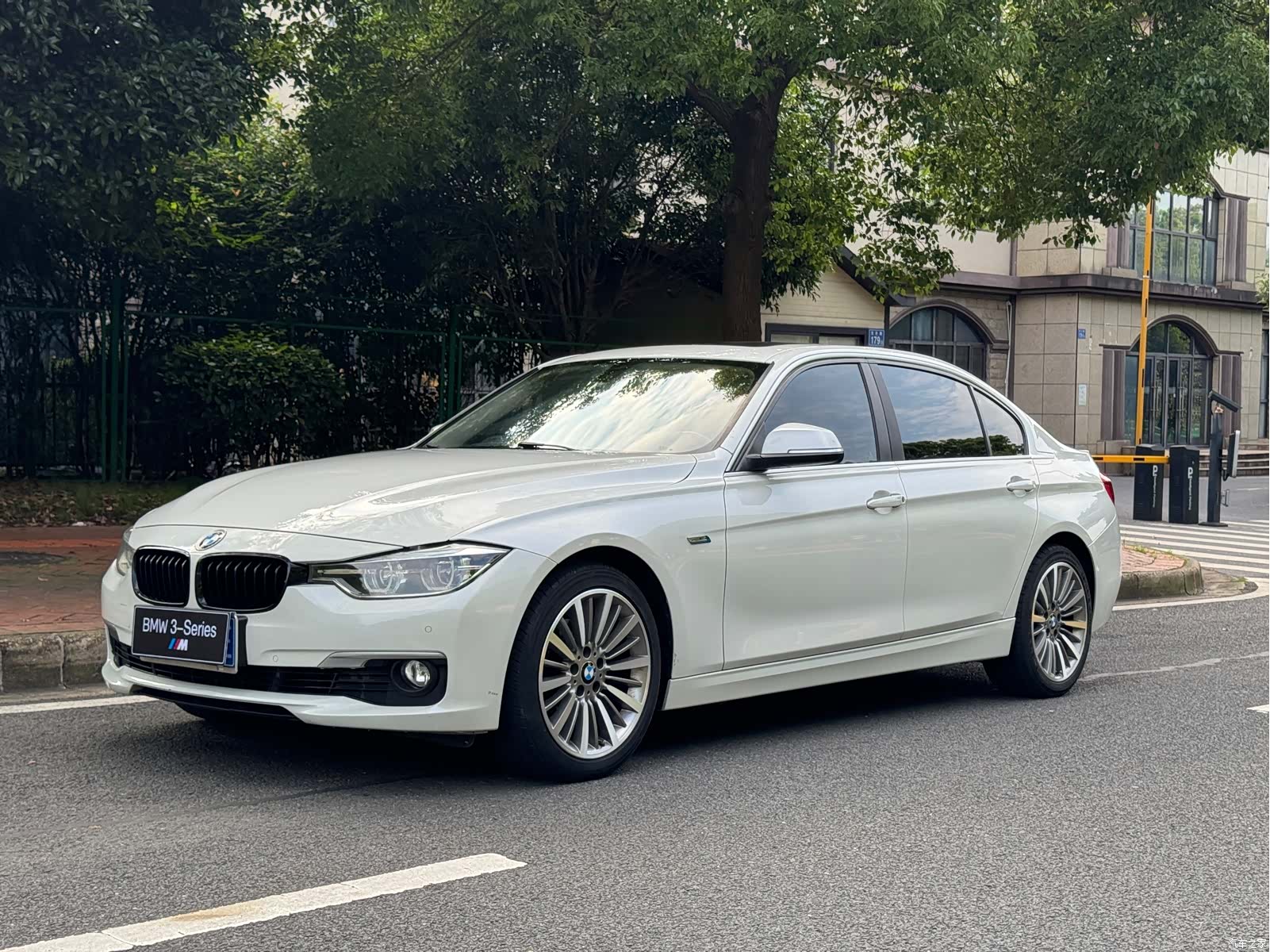 BMW 3 Series, 2019 1
