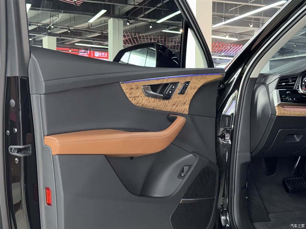 Audi Q7, 2025 15