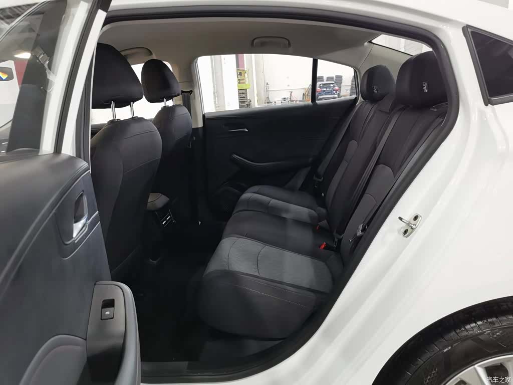 Roewe i5, 2024 15