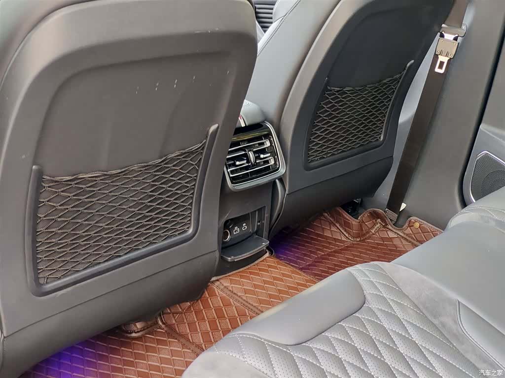 Hongqi HS5, 2024 9