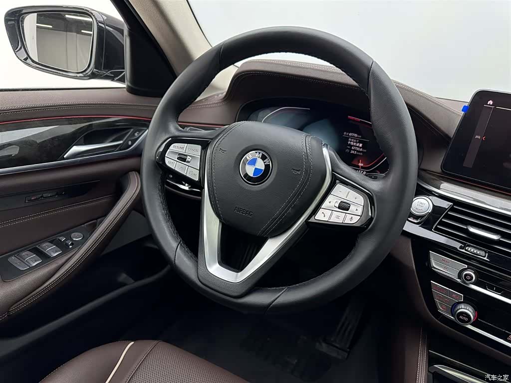 BMW 5 Series, 2022 9