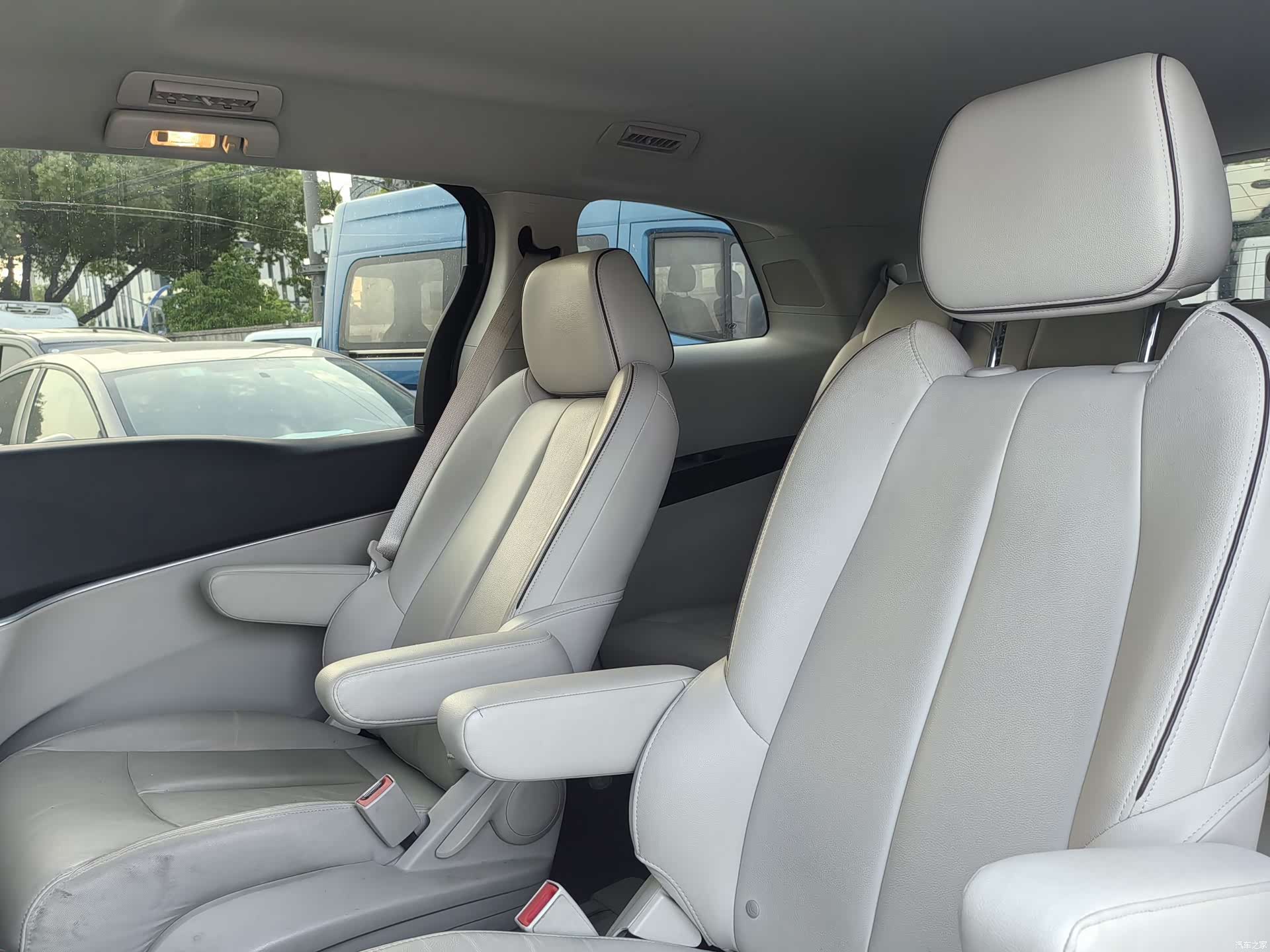 Buick GL8, 2021 9