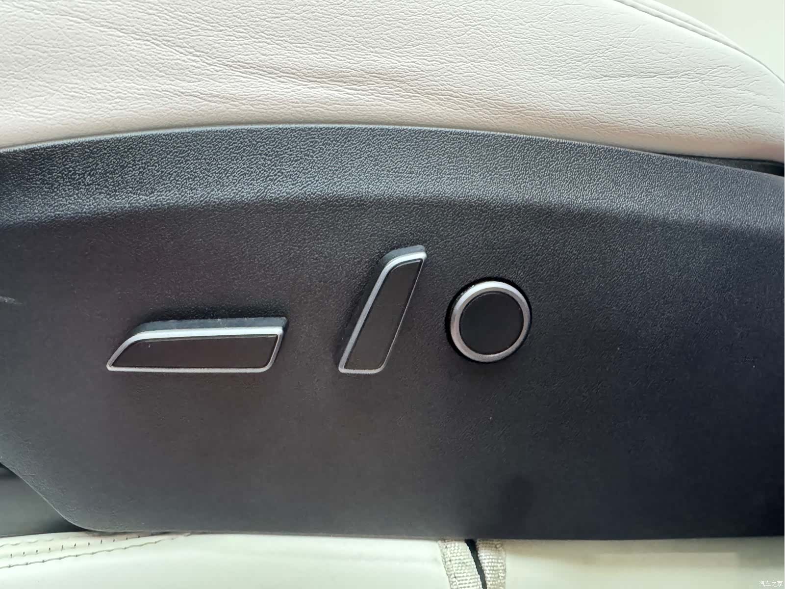Tesla Model Y, 2023 24