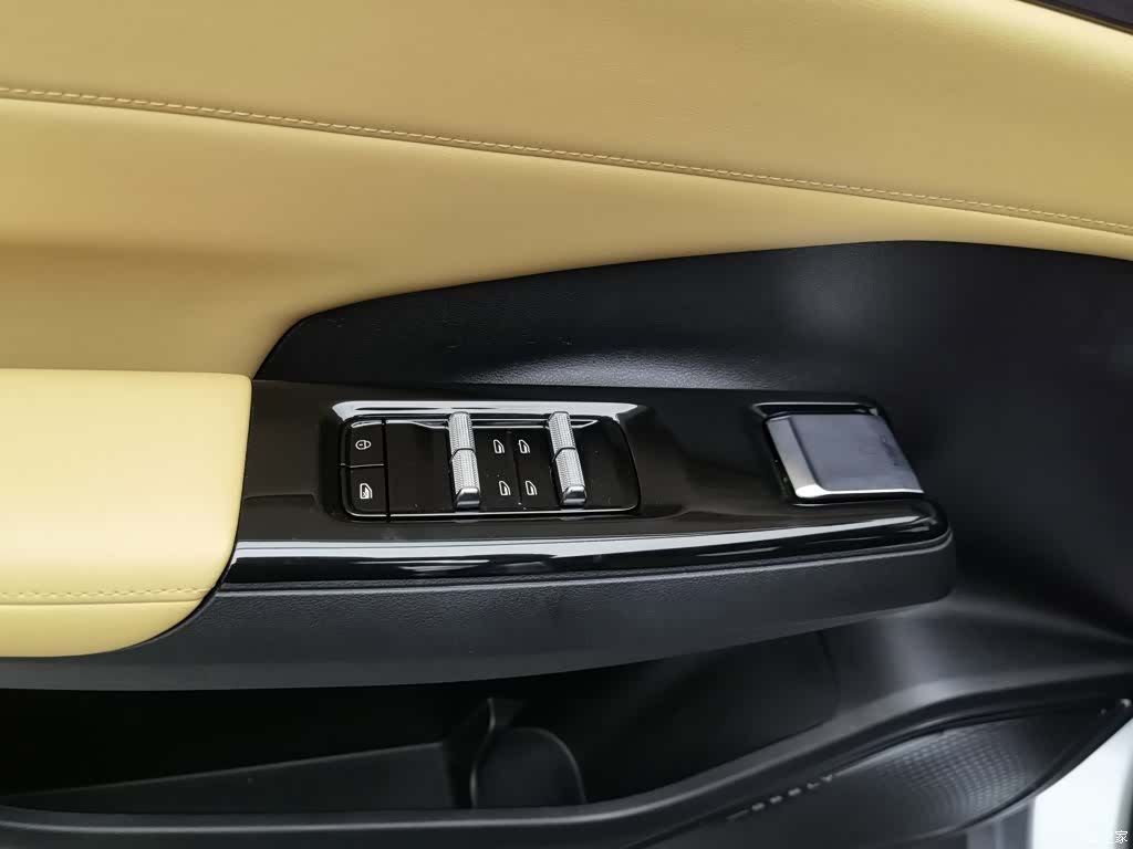 Geely Galaxy L7, 2024 9