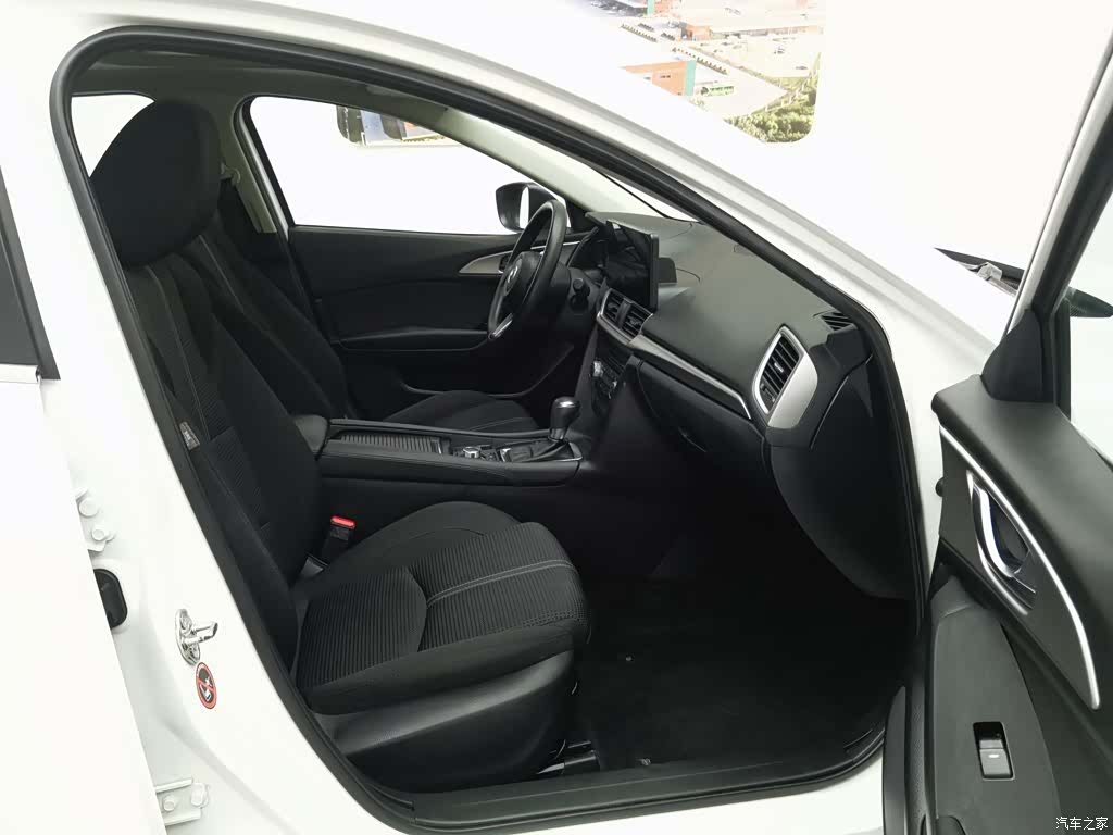 Mazda Mazda3, 2019 23