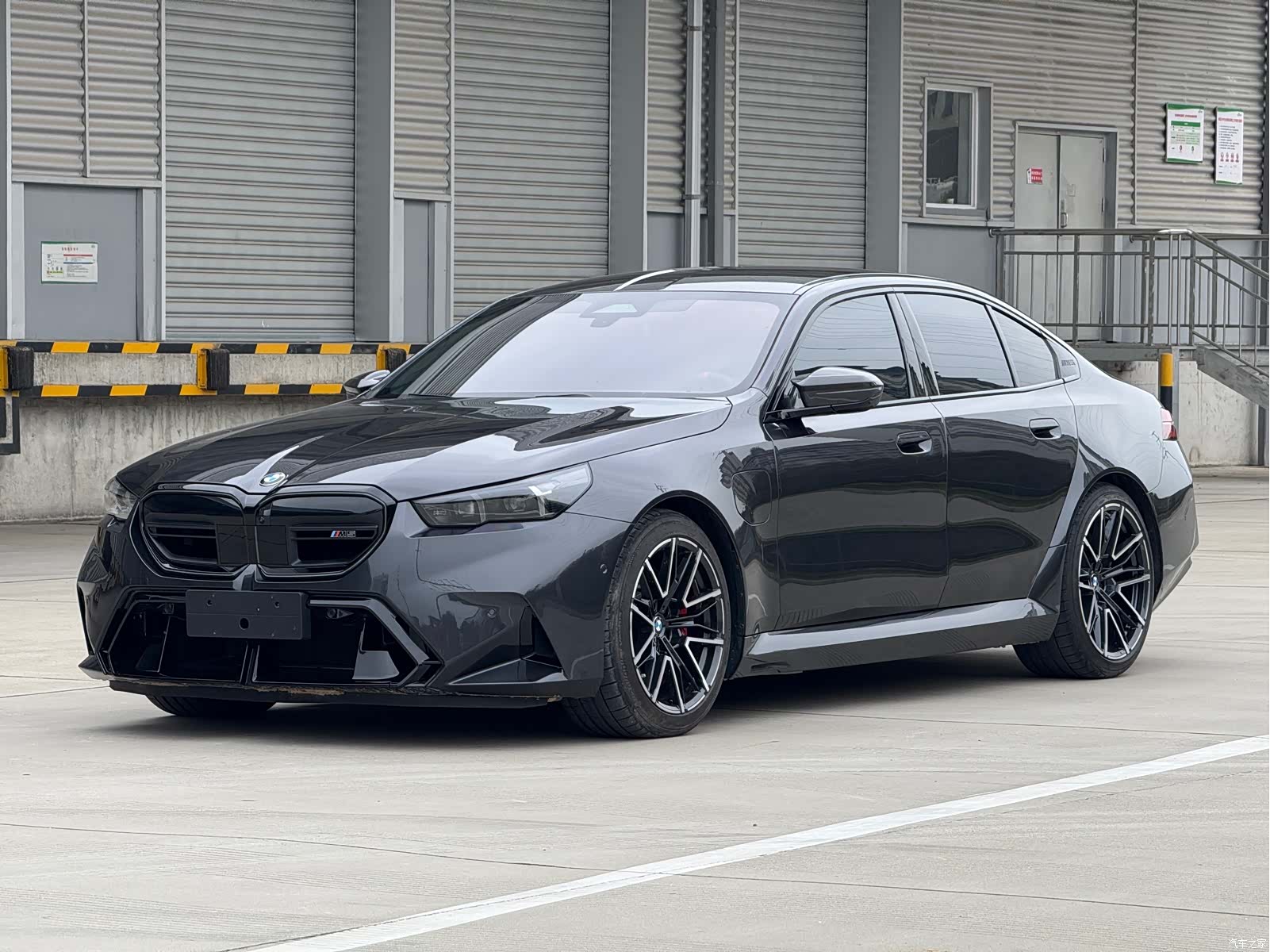 BMW M5, 2025 1