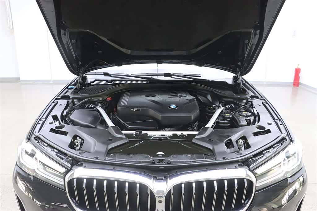BMW 5 Series, 2022 32