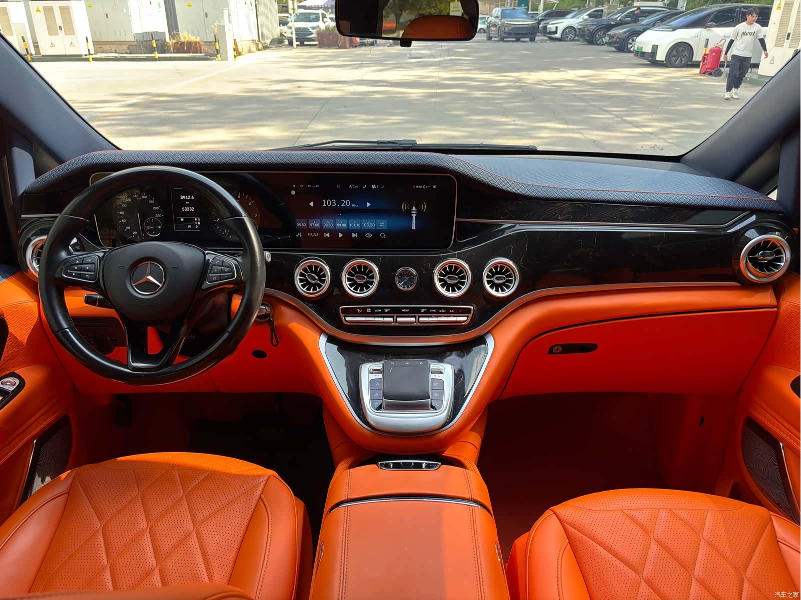 Mercedes-Benz 7, 2023 11