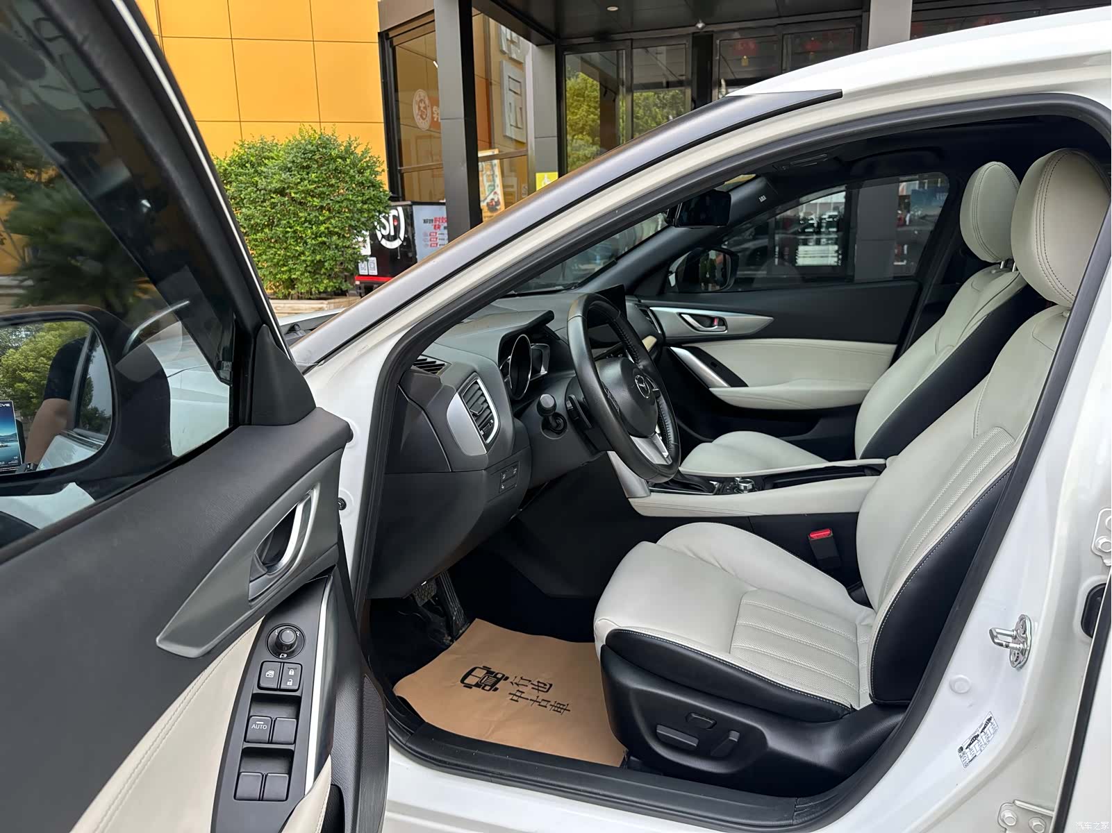 Mazda CX-4, 2016 12