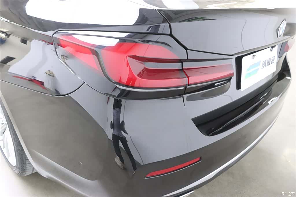 BMW 5 Series, 2022 35