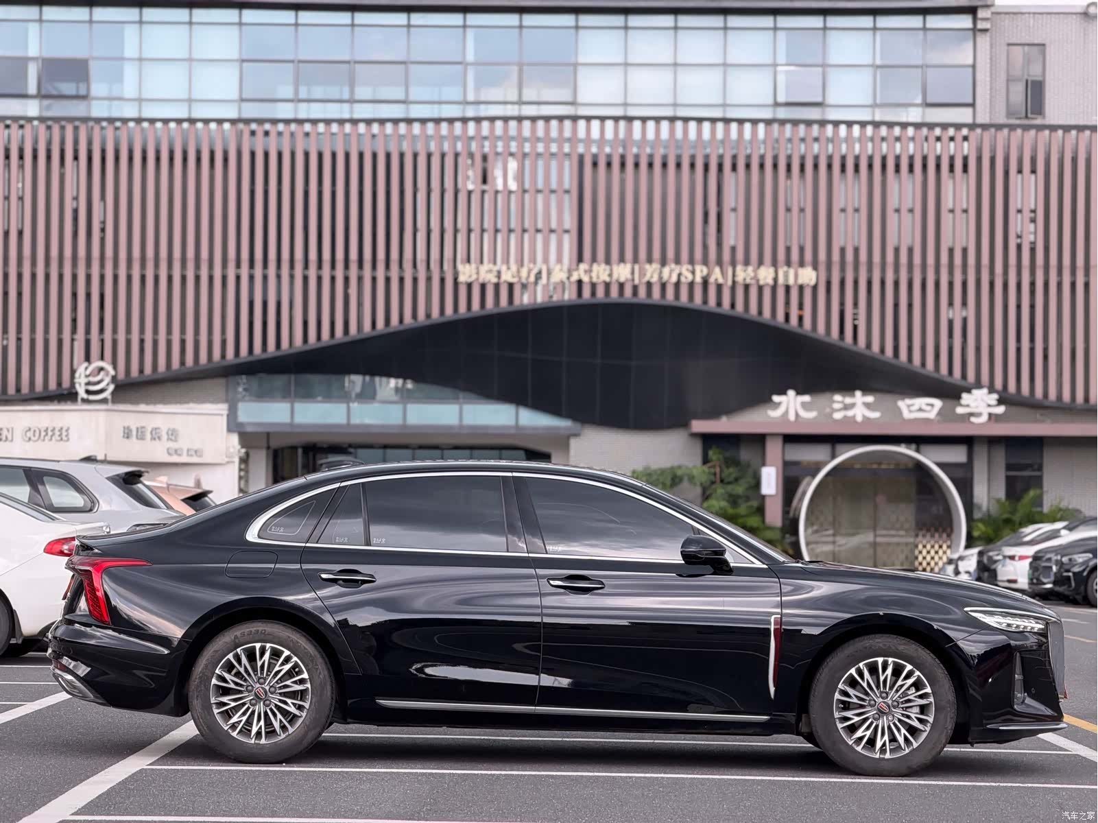 Hongqi H5, 2023 все фото