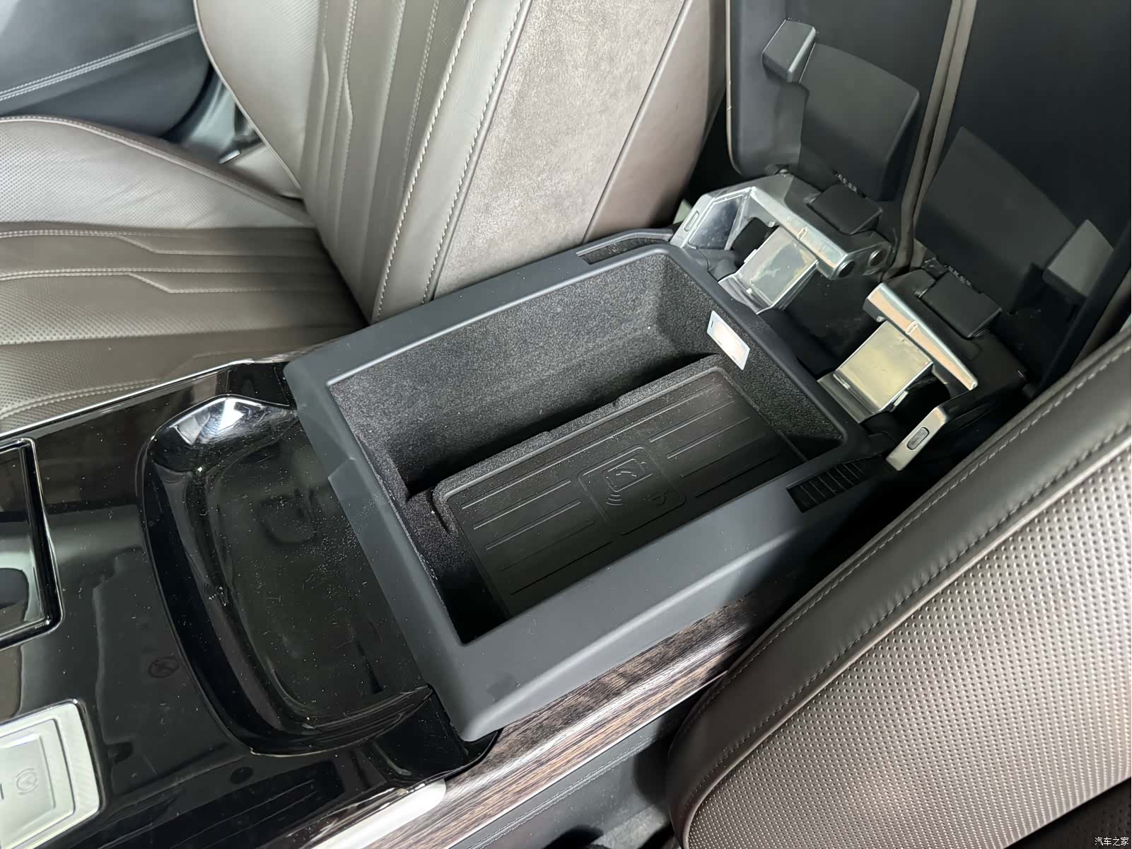 Audi A8L, 2021 21