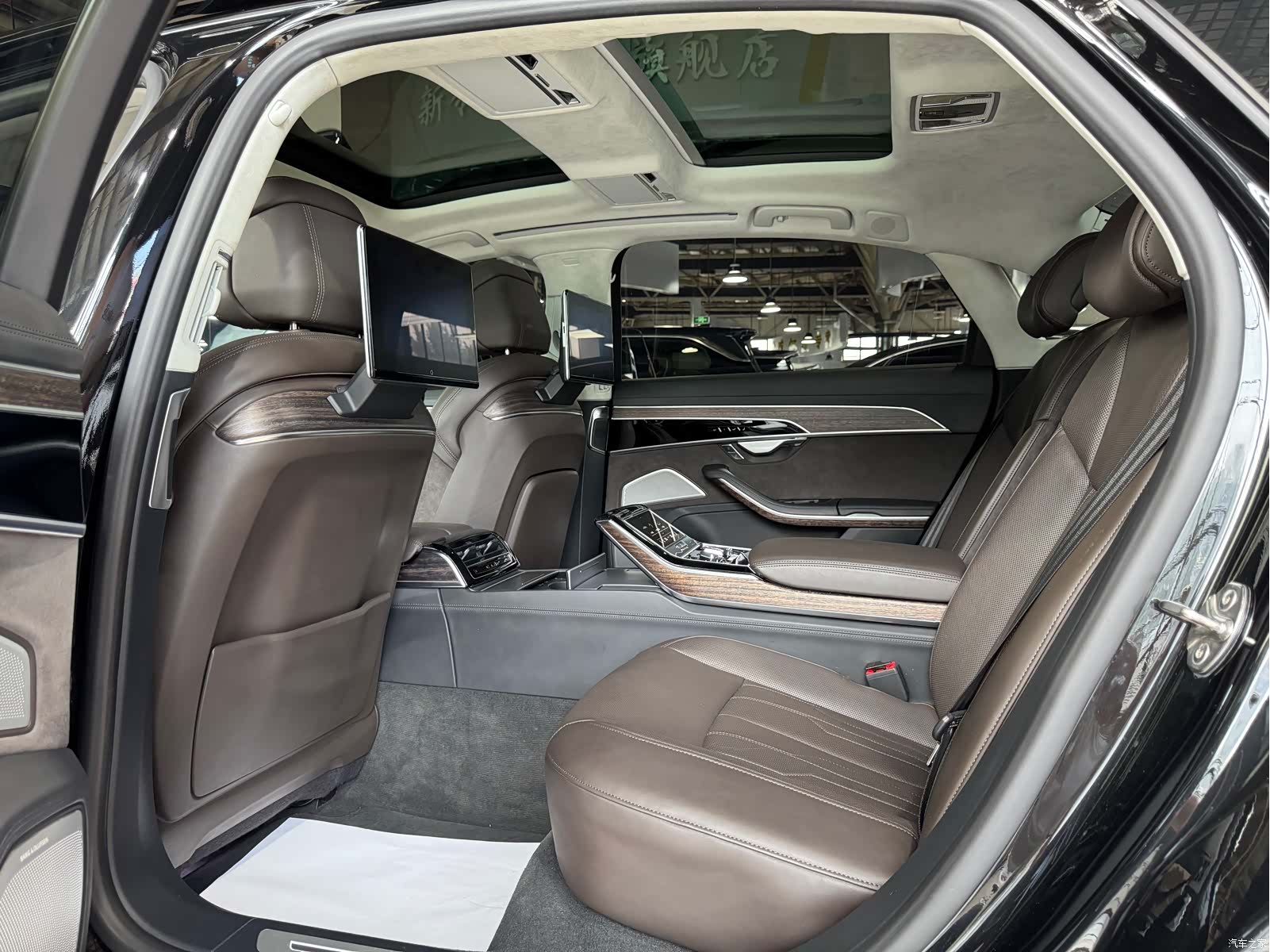 Audi A8L, 2021 27