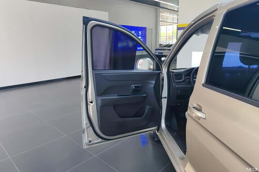 Wuling Hongguang, 2022 7