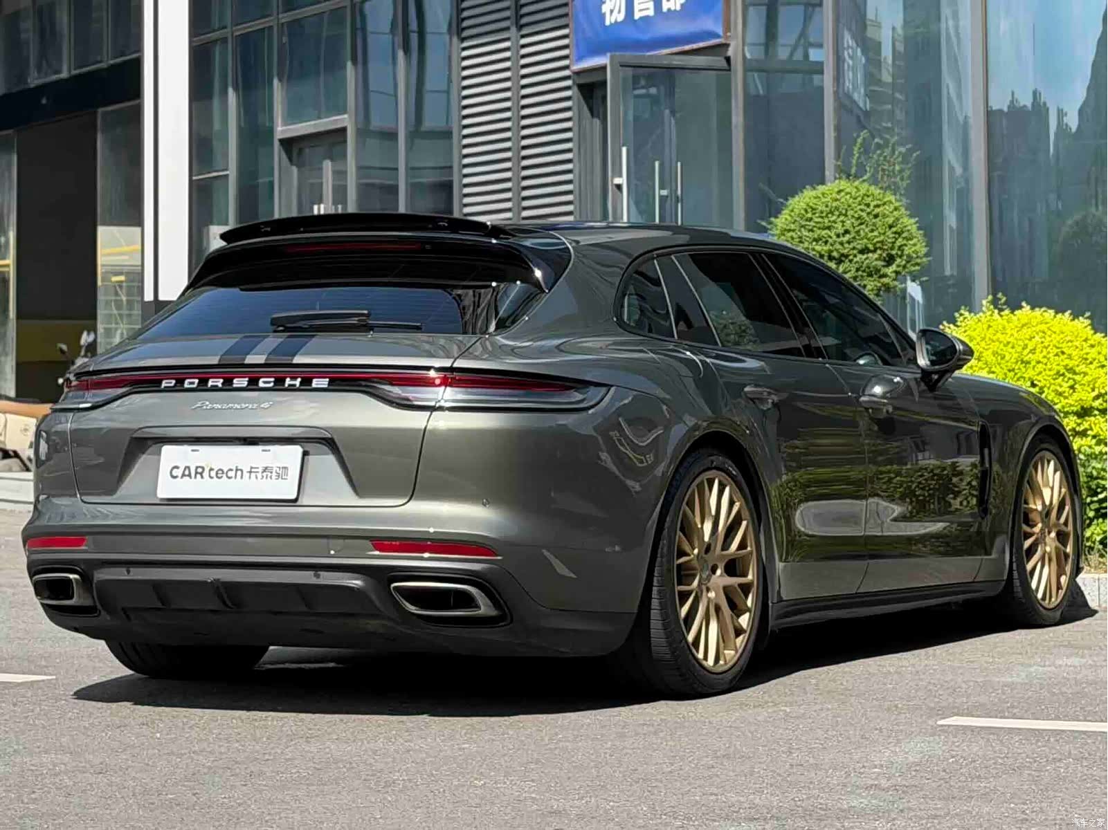 Porsche Panamera, 2022 3