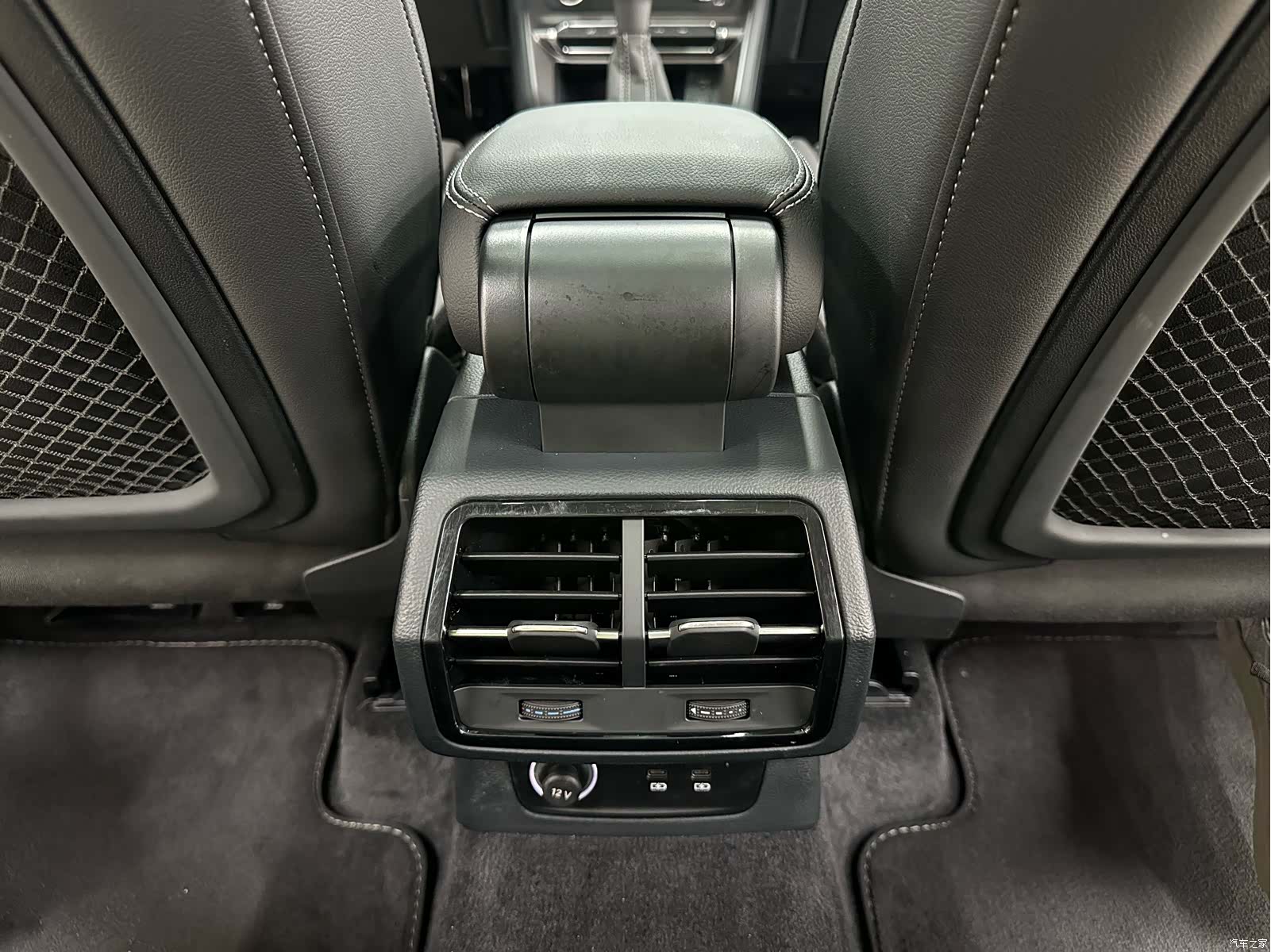 Audi Q3, 2022 16