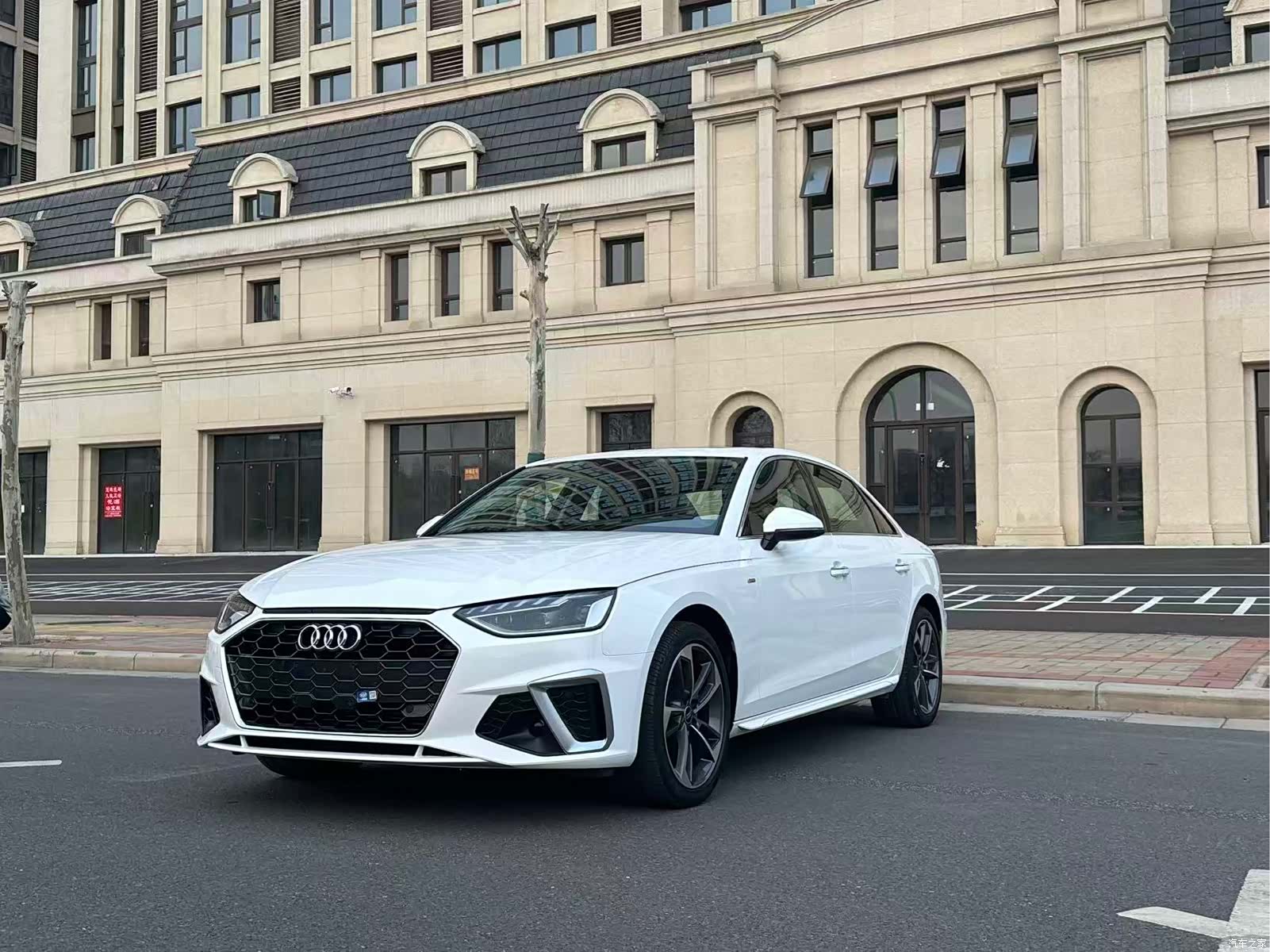Audi A4L, 2023 1