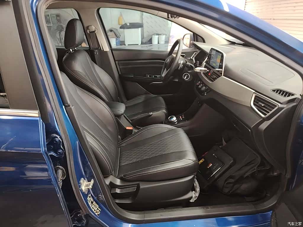 Wuling 310W, 2021 25